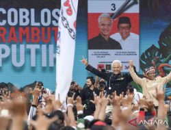 Usai Hajatan Rakyat, Ganjar-Mahfud keliling Solo bareng warga
